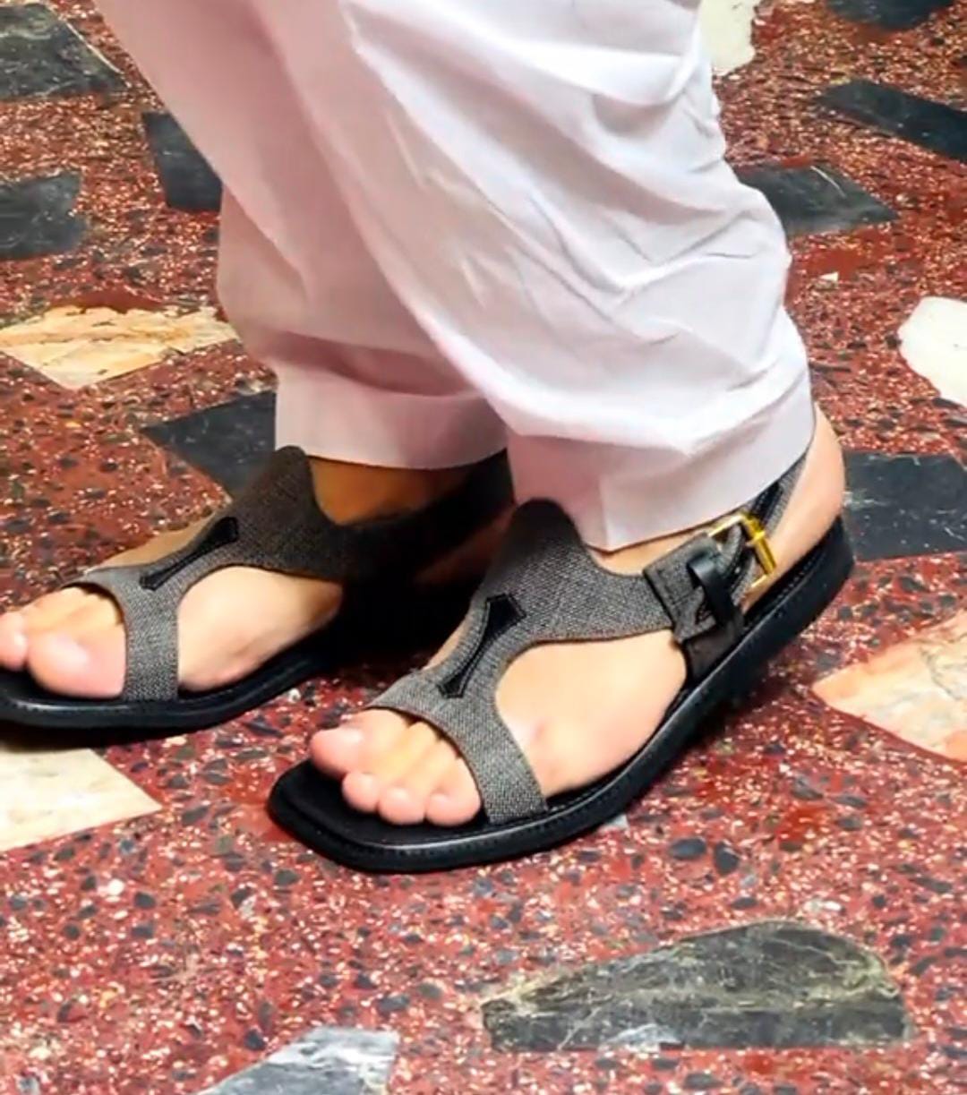 Gray Handmade Pure Taar Panjedar Chappal