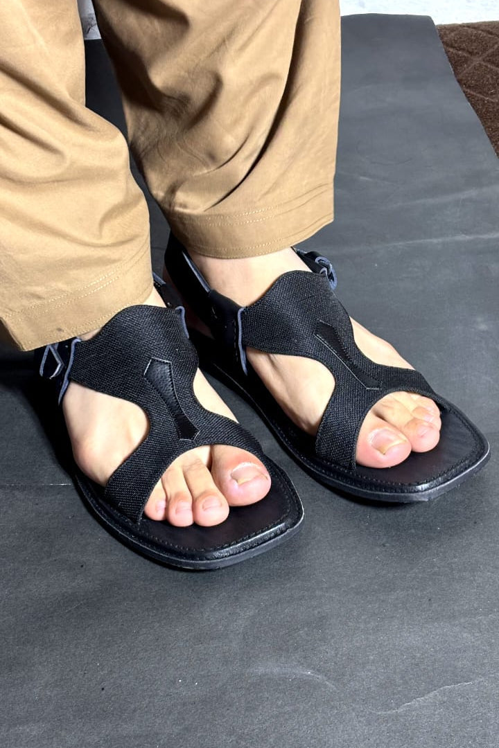 Black Pure Taar Handmade Panjedar Chappal